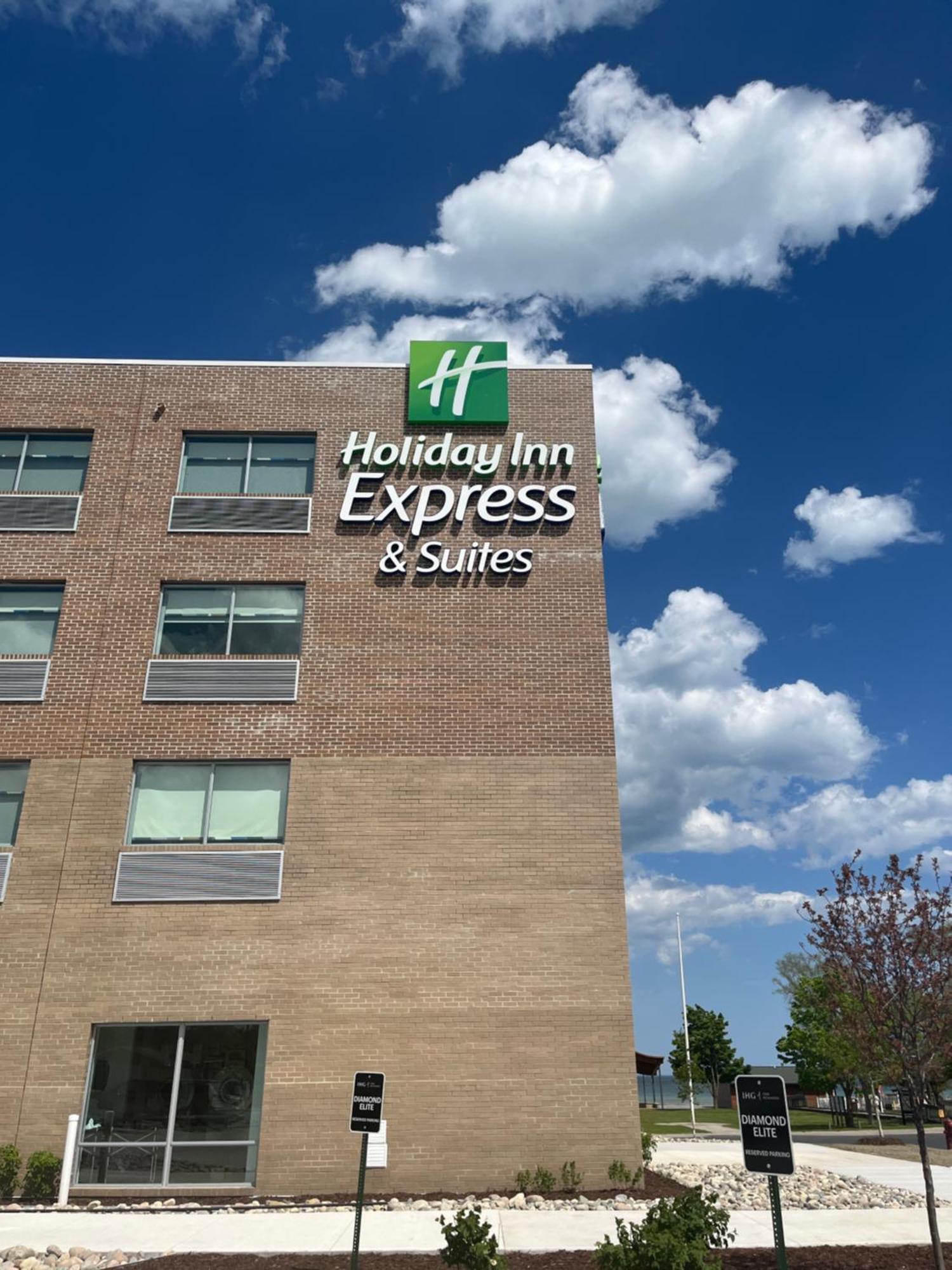 Holiday Inn Express & Suites Oscoda By Ihg ภายนอก รูปภาพ