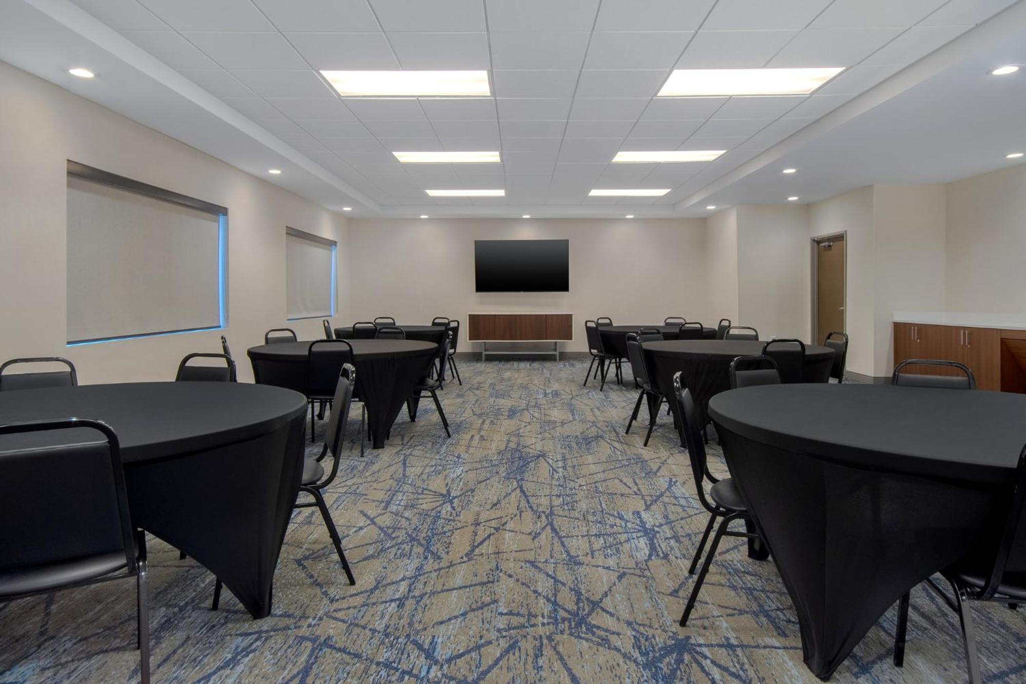 Holiday Inn Express & Suites Oscoda By Ihg ภายนอก รูปภาพ