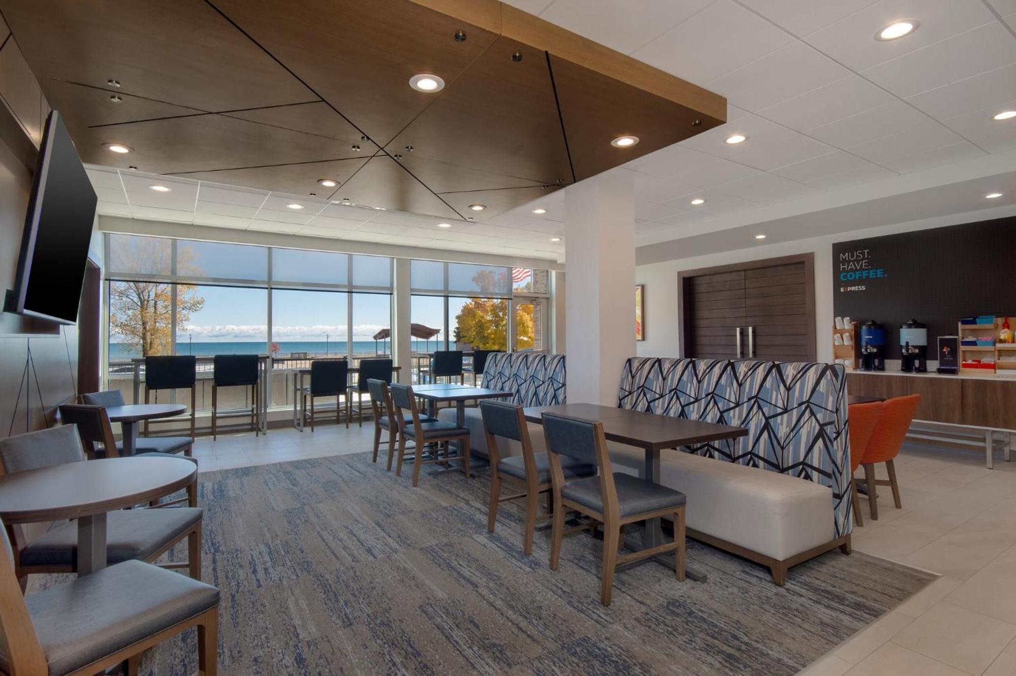 Holiday Inn Express & Suites Oscoda By Ihg ภายนอก รูปภาพ